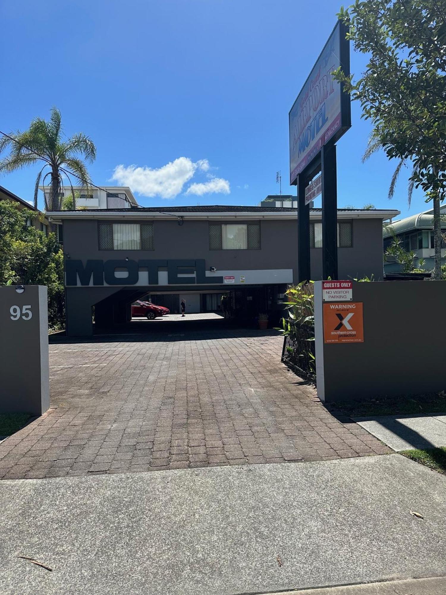 Airport - Only 300 Meters To Airport Terminal Motel